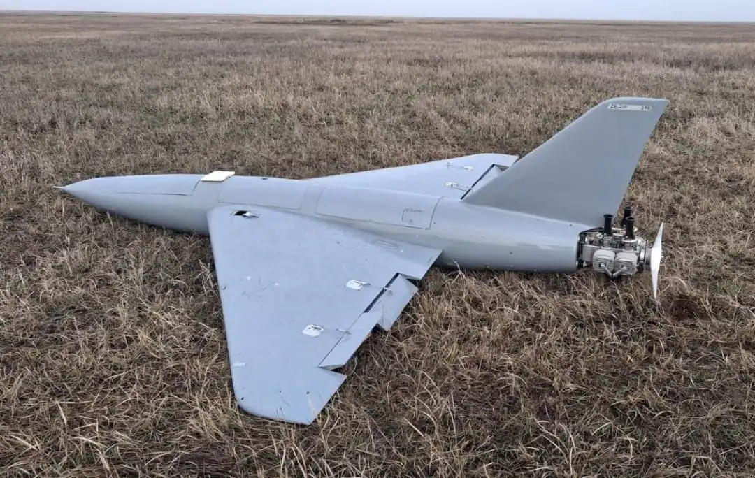 В ЗКО в степи обнаружили предметы, похожие на беспилотник