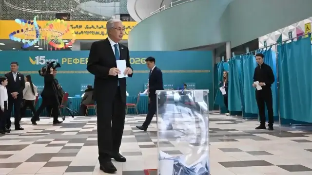 Президент Токаев проголосовал на республиканском референдуме