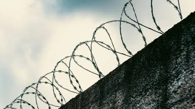 В СИЗО Уральска умер фигурант дела об изнасиловании