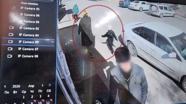 В Актобе незнакомка пыталась увести девочку
