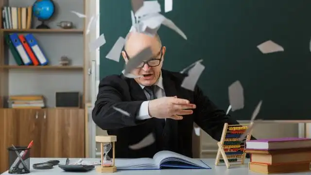 В Астане учителя отстранили после видео с грубым обращением к ученикам