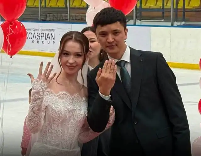 Абзал Ажигалиев женился: церемония прошла на льду в Уральске