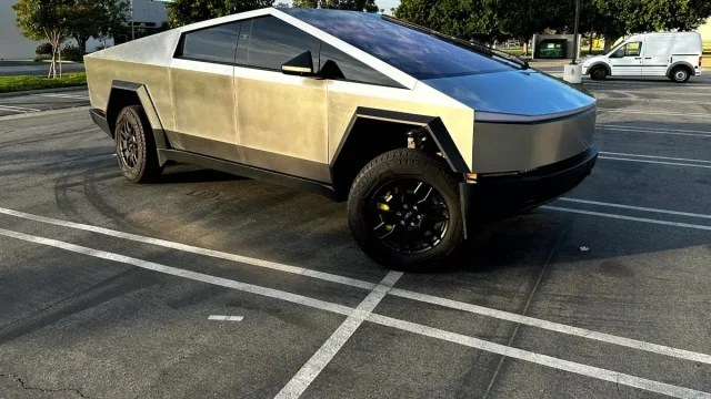 В Астане задержали 14-летнего подростка за рулём Tesla