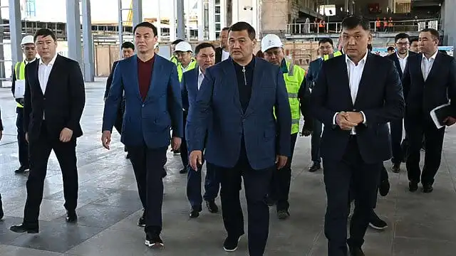Вице-премьер раскритиковал ход ремонта аэропорта и вокзала Алматы