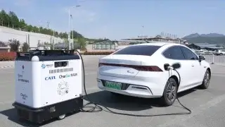 В Казахстане электромобилям могут выдать номера другого цвета Фото: CATL