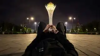 Студента арестовали на 5 суток за непристойное фото у «Байтерека»