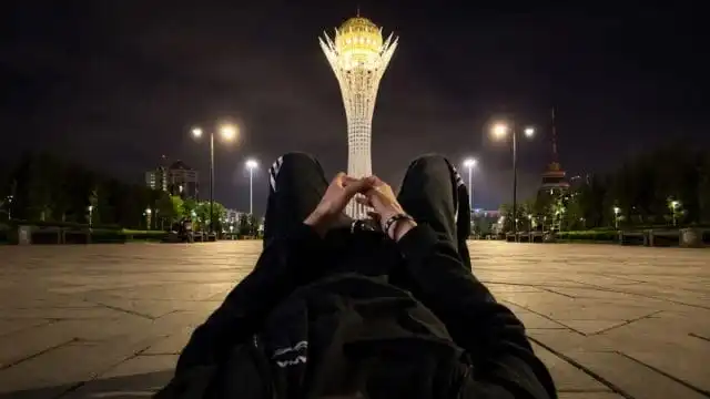 Студента арестовали на 5 суток за непристойное фото у «Байтерека»