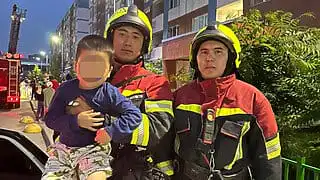 В Алматы спасли пятилетнего ребёнка, стоявшего у открытого окна на шестом этаже