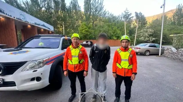 В горах Алматы спасатели помогли подростку с признаками горной болезни