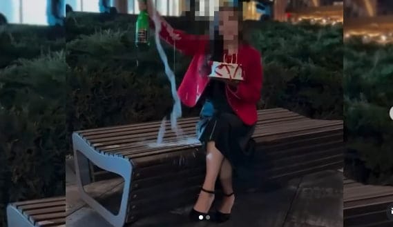В Астане девушек наказали за «тренд» с шампанским у Байтерека