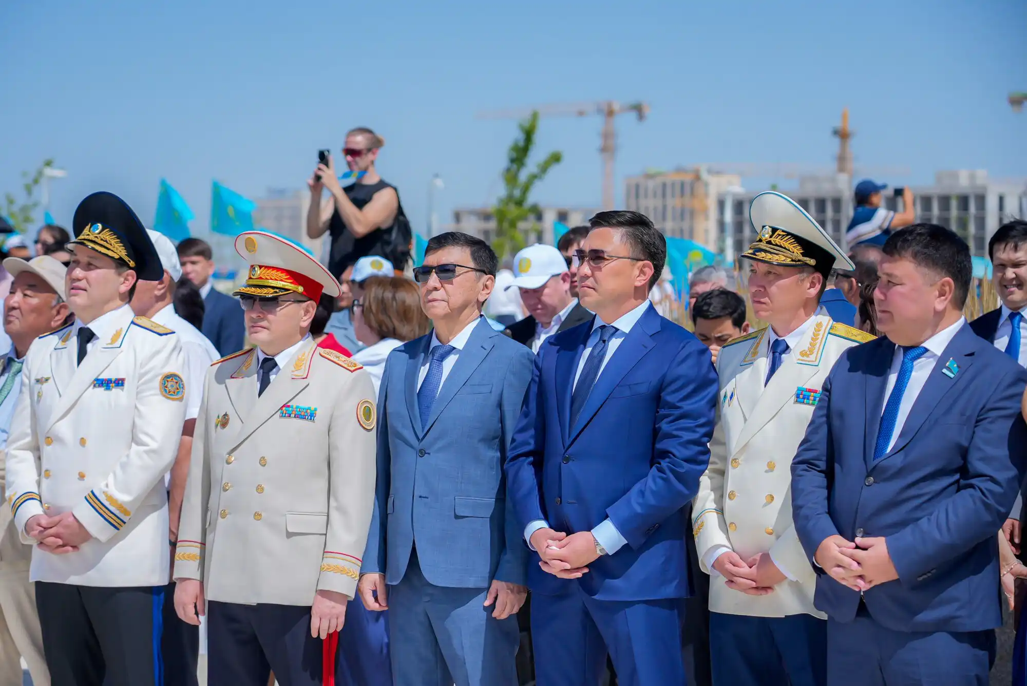 Символы независимости: жители Шымкента отметили государственный праздник