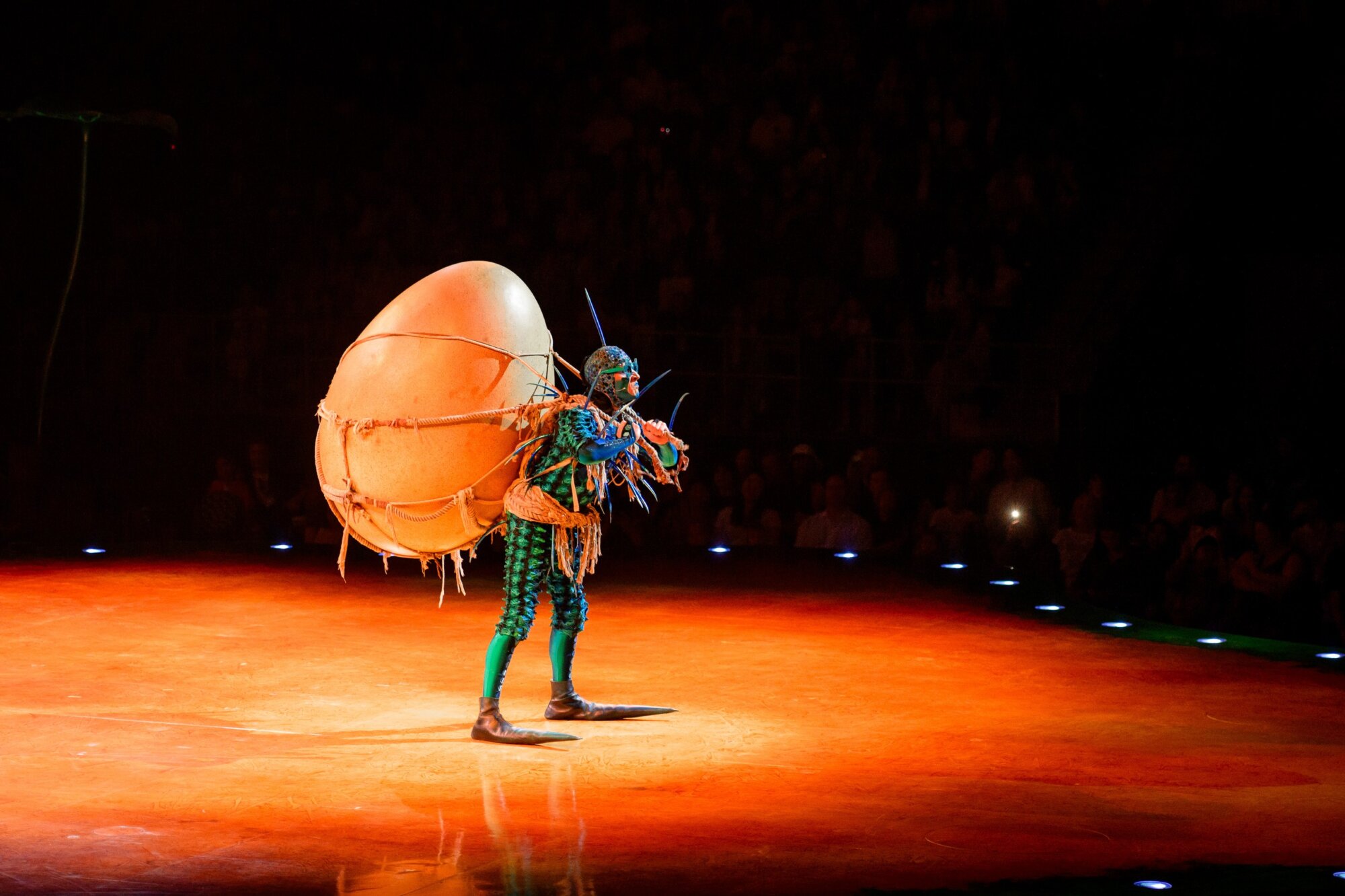 Секреты закулисья и аншлаг на премьере: как Cirque du Soleil открыл гастроли OVO в Алматы 9 Секреты закулисья и аншлаг на премьере: как Cirque du Soleil открыл гастроли OVO в Алматы