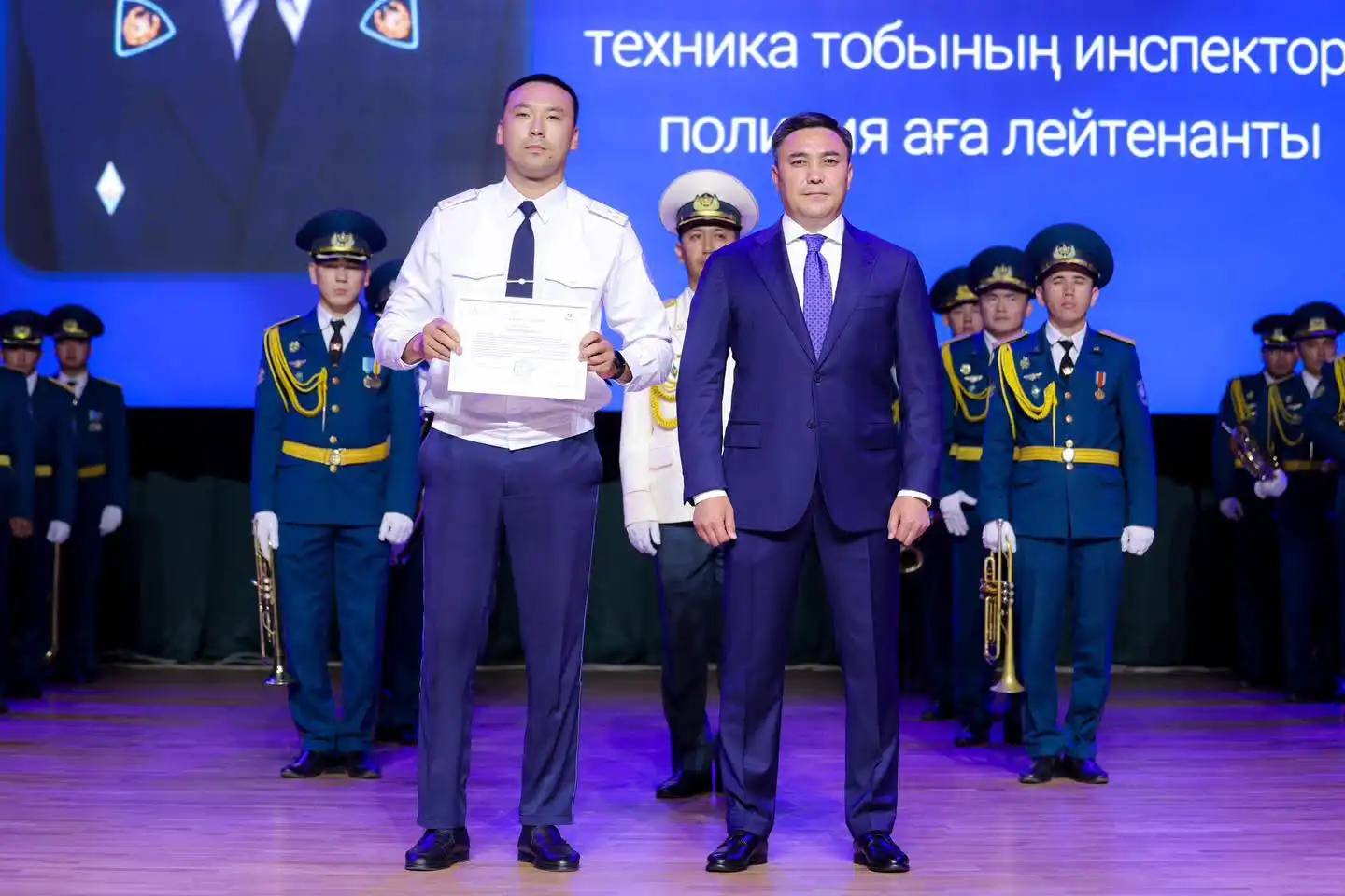 В Шымкенте торжественно отметили День казахстанской полиции 8 день полиции, Шымкент