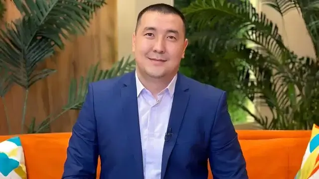 Брат находящегося под стражей юриста Адилетхана Молдахана обратился к министру