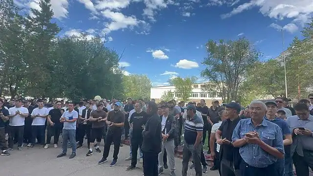 Глава «Казахмыса» встретился с работниками рудника после выдвинутых требований