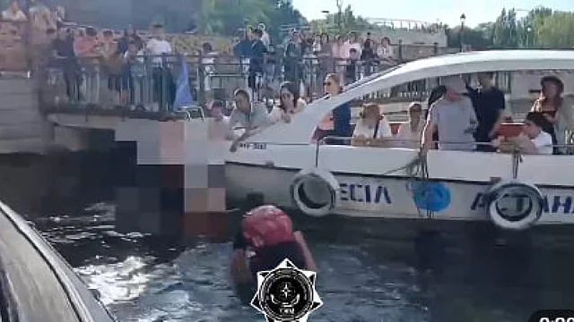 В Астане мужчина упал с моста в реку, пытаясь сделать селфи